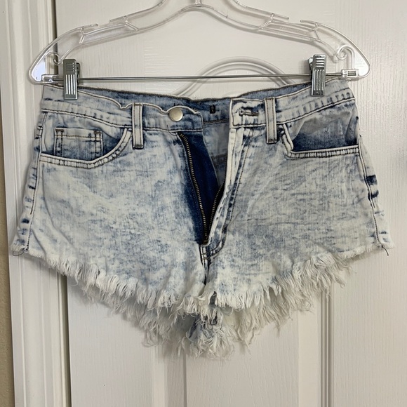 High wasted fringe shorts - Picture 1 of 3